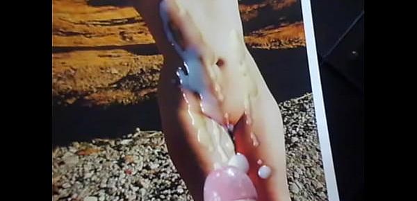 Sie wollte mein Sperma aus mir herausholen und hat sich daher als Wichsvorlage angeboten